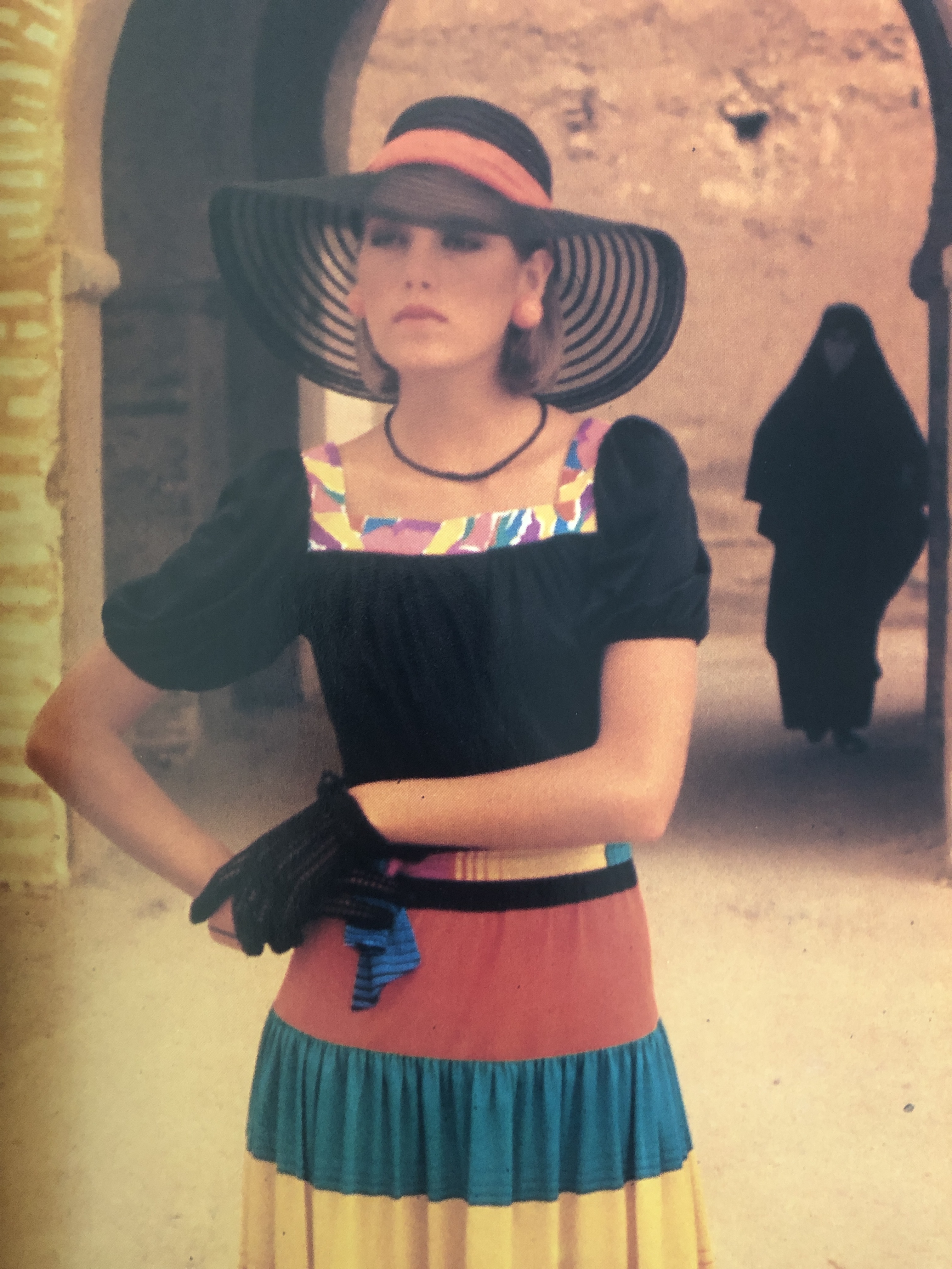 VOGUE ITALIA APRILE 1984 N 409 - immagine 2